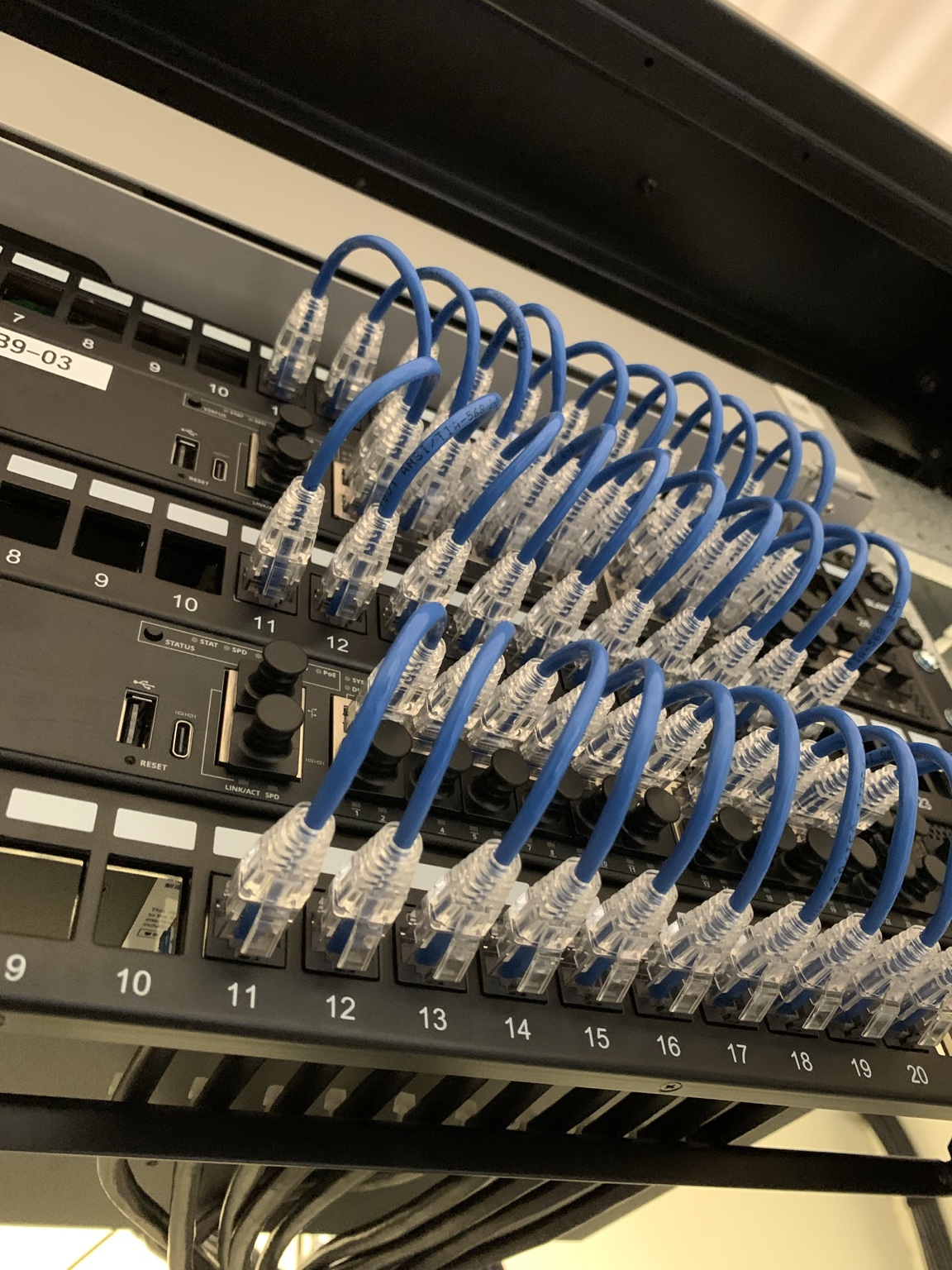 Organización de patch cords